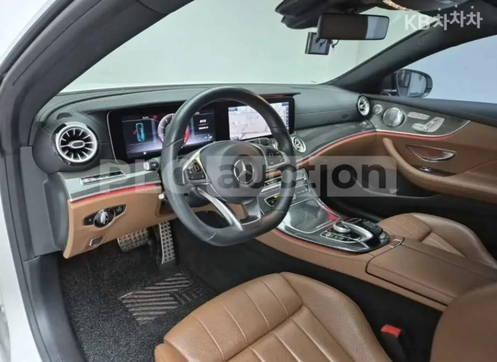 Mercedes-Benz E 400 4MATIC* ОБДУХ* BURMESTER* , снимка 5 - Автомобили и джипове - 54227877