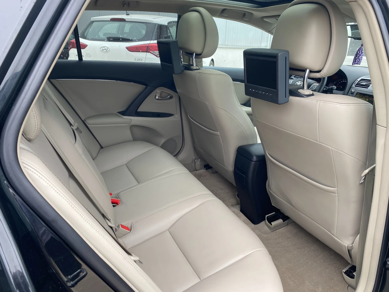 Toyota Avensis 2.0 AT Luxury, снимка 13 - Автомобили и джипове - 54358775