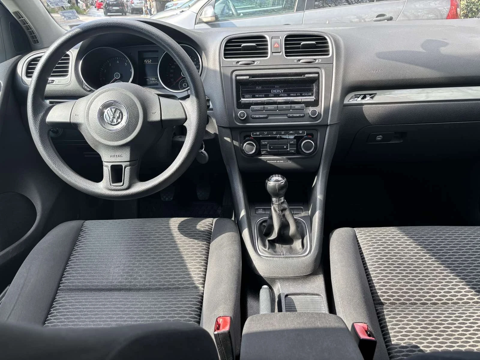 VW Golf 1.2 TSI, снимка 5 - Автомобили и джипове - 54396075
