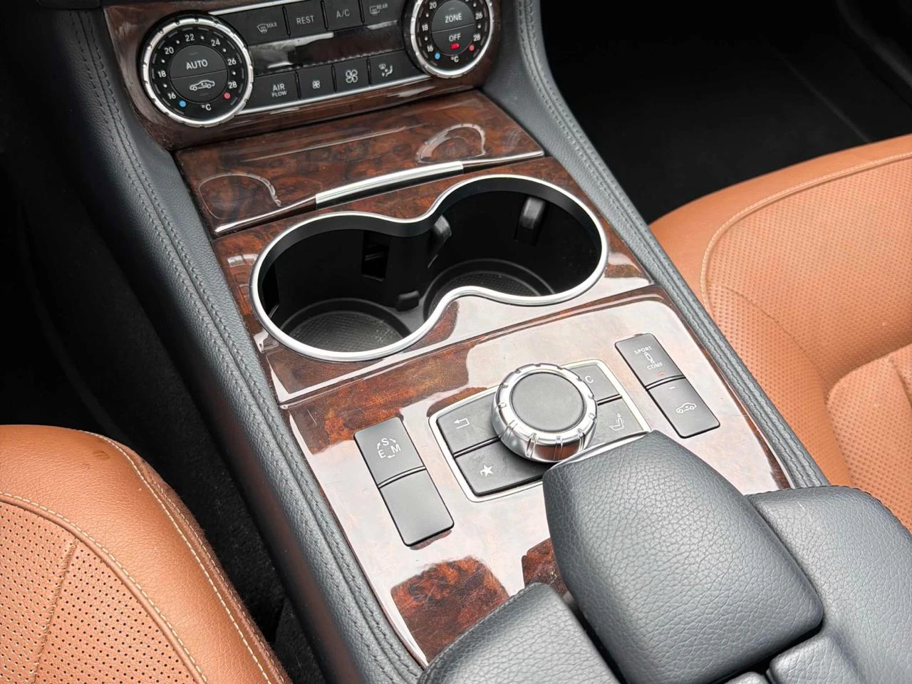Mercedes-Benz CLS 550 4M* AMG* Multibeam* 360* �����* ��������* ���� ��� | Mobile.bg � ����������� 12