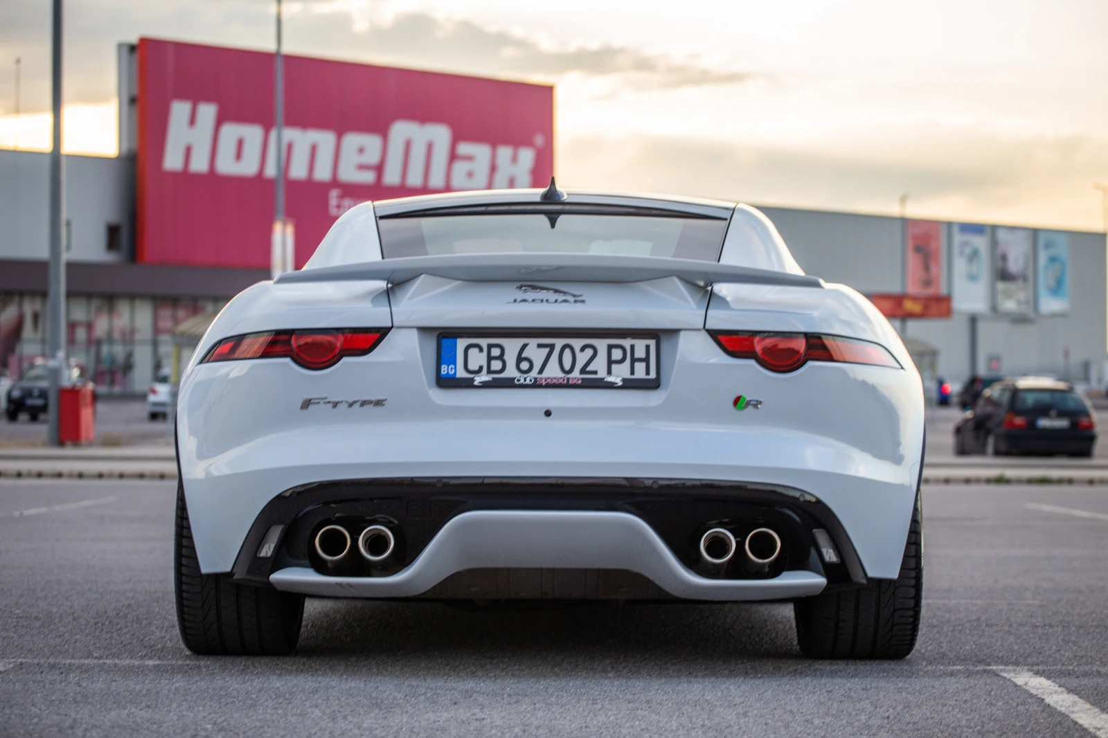 Jaguar F-Type R, 5.0 V8, AWD, снимка 8 - Автомобили и джипове - 54684197