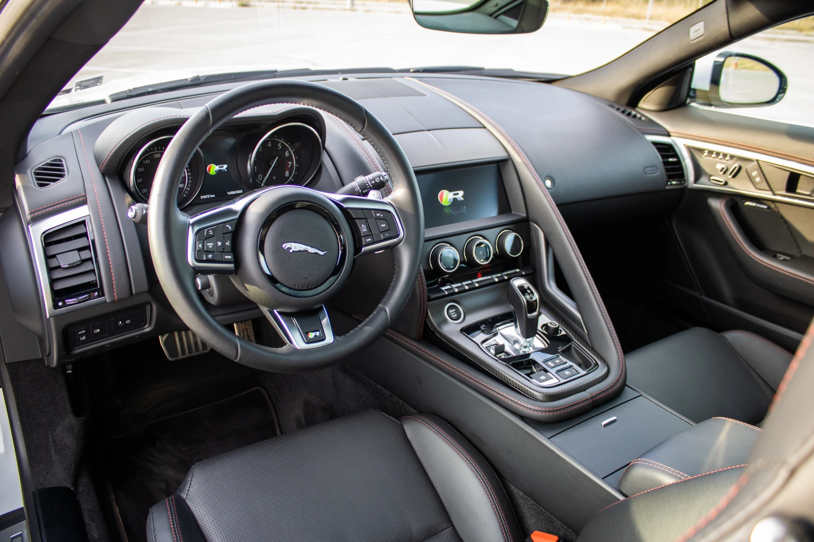 Jaguar F-Type R, 5.0 V8, AWD, снимка 11 - Автомобили и джипове - 54684197