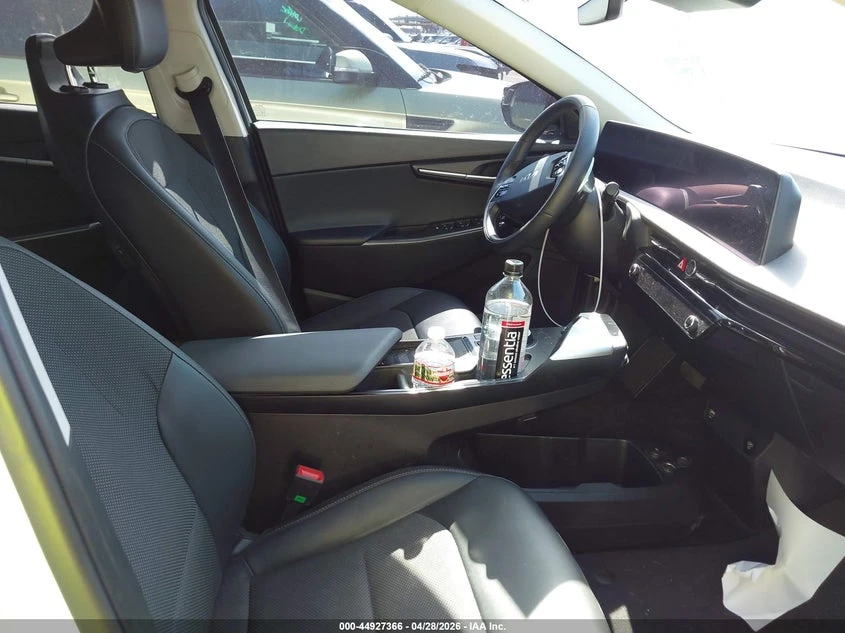 Kia EV6 2024 KIA EV6 LIGHT LONG RANGE, снимка 14 - Автомобили и джипове - 54797954