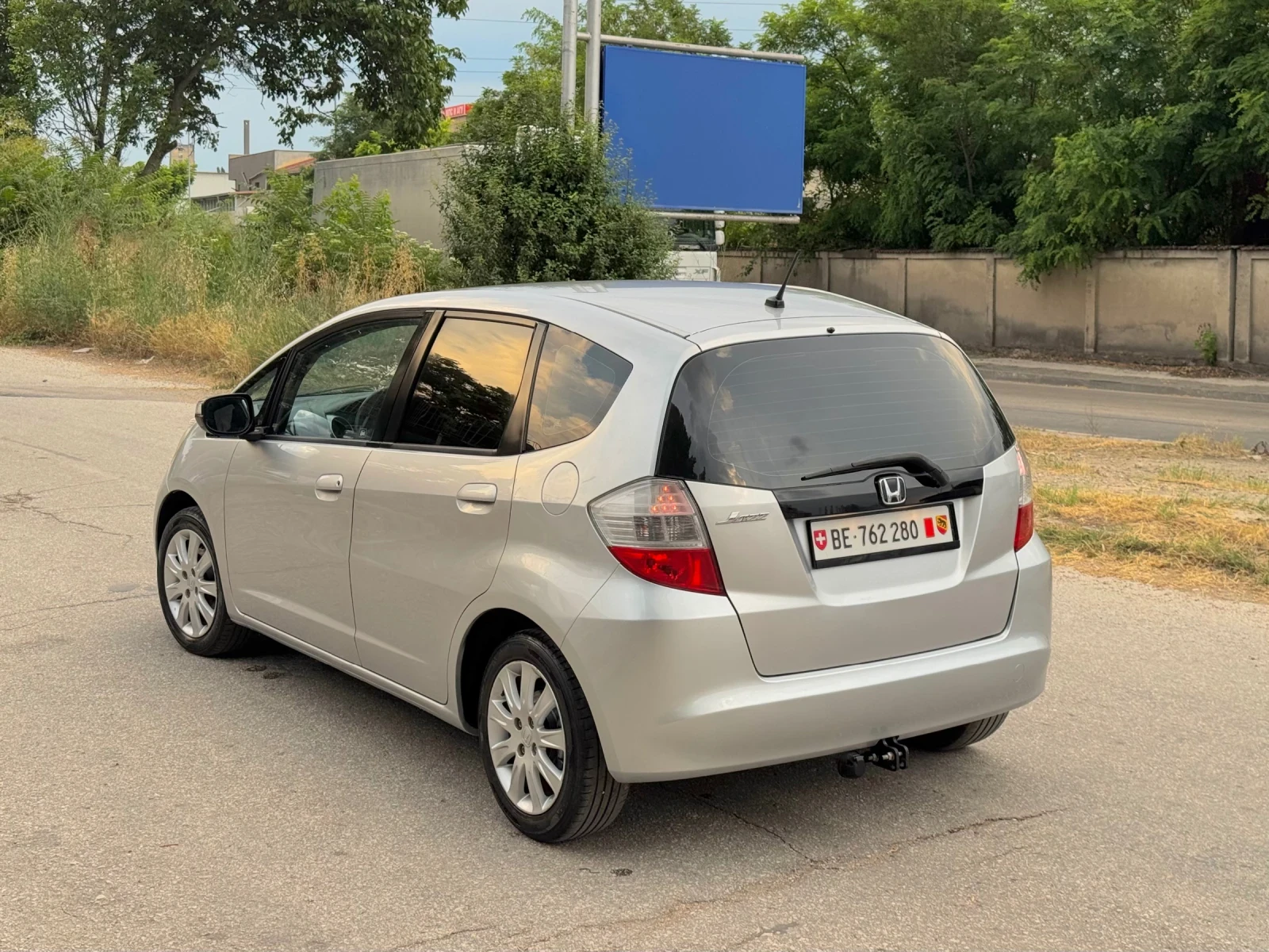 Honda Jazz ШВЕЙЦАРИЯ!КАТО НОВА!1.4!СЕРВИЗНИ ДОКУМЕНТИ!, снимка 2 - Автомобили и джипове - 55125227