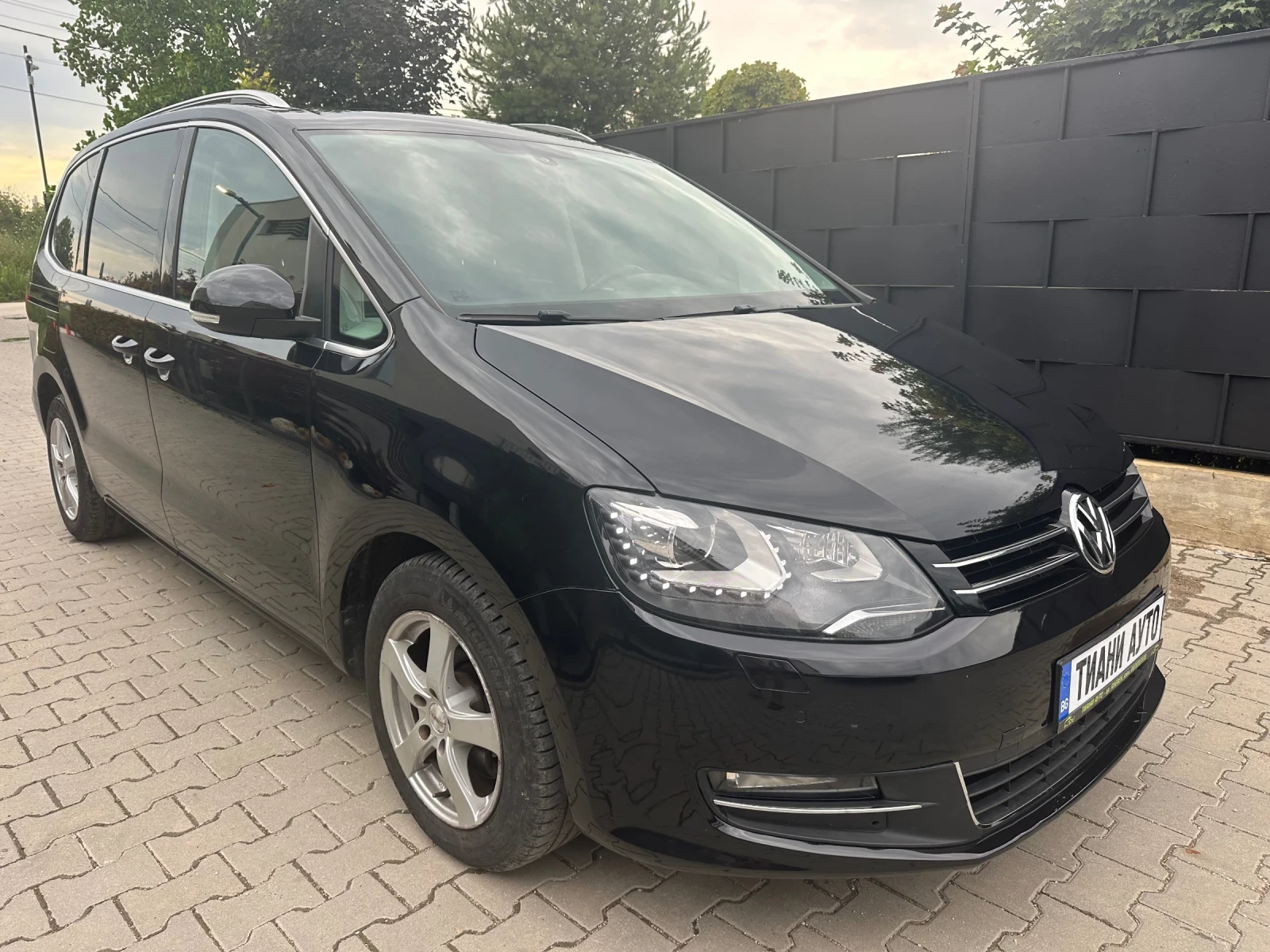 VW Sharan 2.0-TDI-140k.c-НАВИ, снимка 3 - Автомобили и джипове - 55272610
