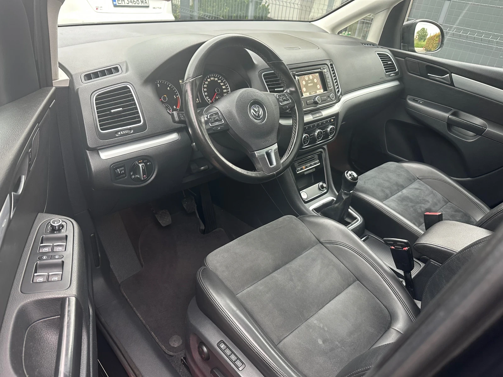 VW Sharan 2.0-TDI-140k.c-НАВИ, снимка 7 - Автомобили и джипове - 55272610