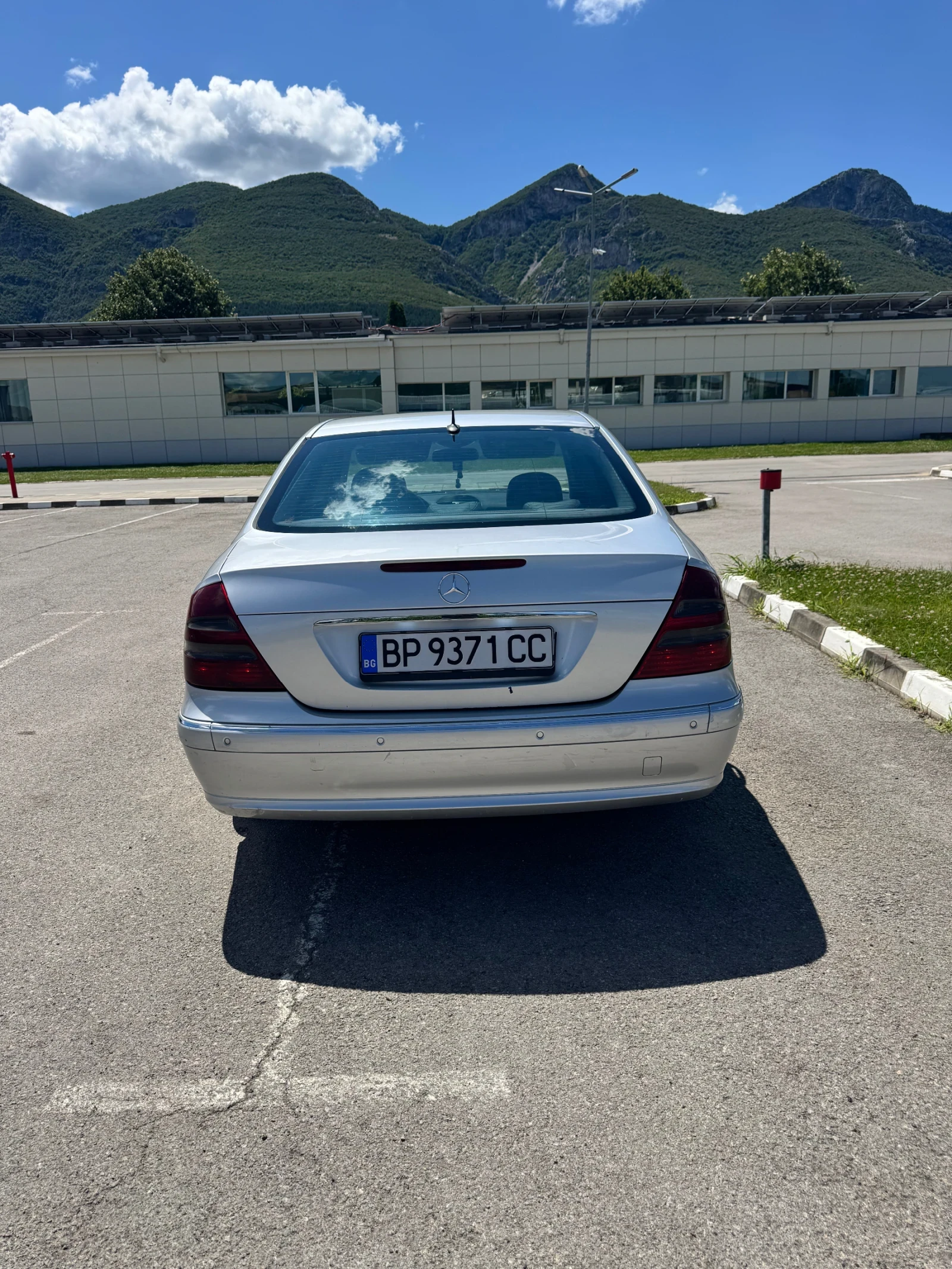 Mercedes-Benz E 270 Avangarde, снимка 5 - Автомобили и джипове - 55494463