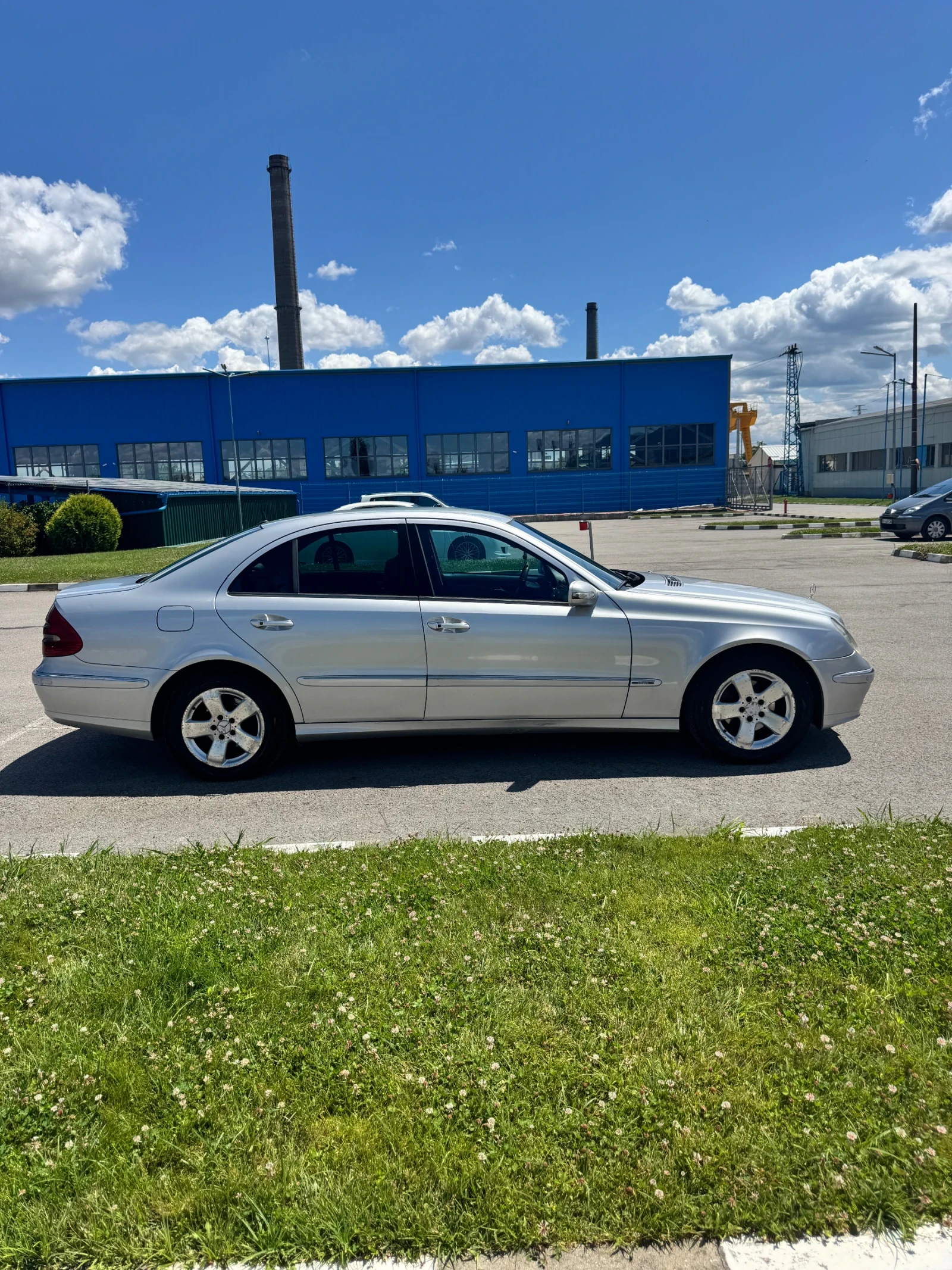 Mercedes-Benz E 270 Avangarde, снимка 7 - Автомобили и джипове - 55494463