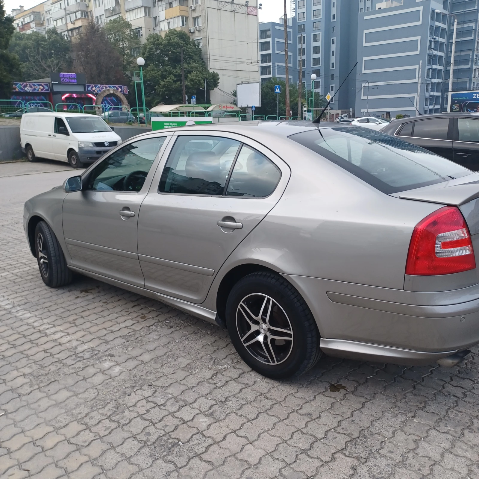 Skoda Octavia, снимка 4 - Автомобили и джипове - 55631308