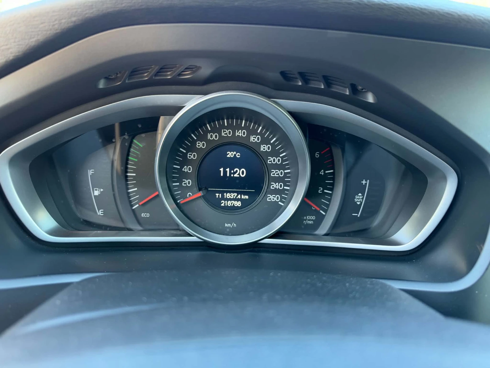 Volvo V40, снимка 6 - Автомобили и джипове - 56324161