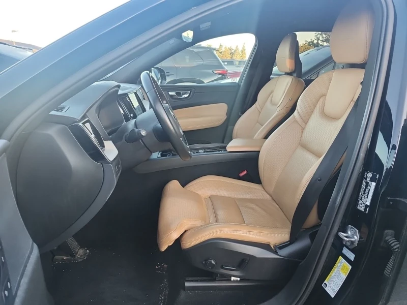 Volvo XC60 Inscription* Камера* Подгрев* Обдух* Пано, снимка 5 - Автомобили и джипове - 52317857