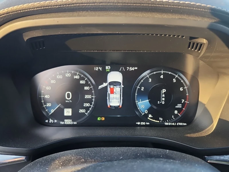 Volvo XC60 Inscription* Камера* Подгрев* Обдух* Пано, снимка 9 - Автомобили и джипове - 52317857