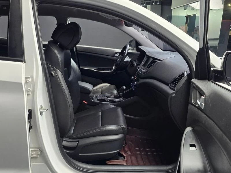 Hyundai Tucson Gasoline 1.6 turbo 2WD| 177к.с., снимка 11 - Автомобили и джипове - 55940979