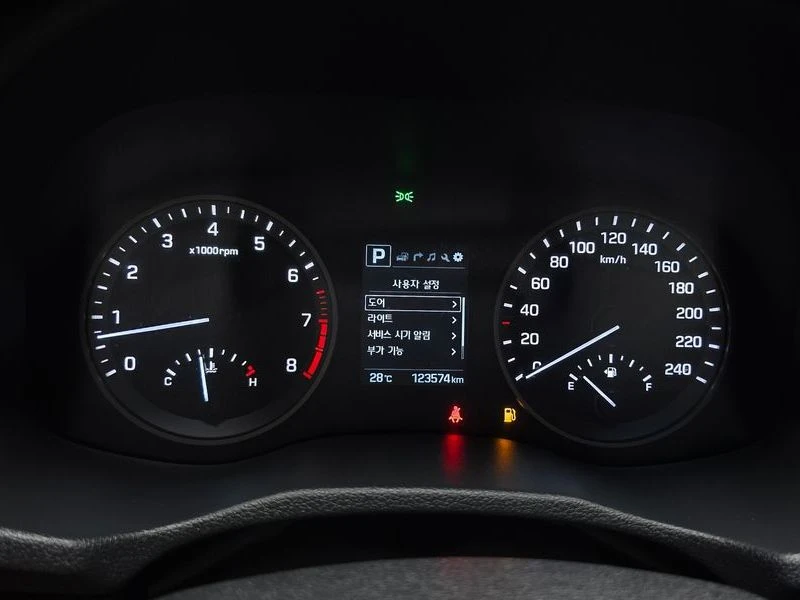 Hyundai Tucson Gasoline 1.6 turbo 2WD| 177к.с., снимка 8 - Автомобили и джипове - 55940979