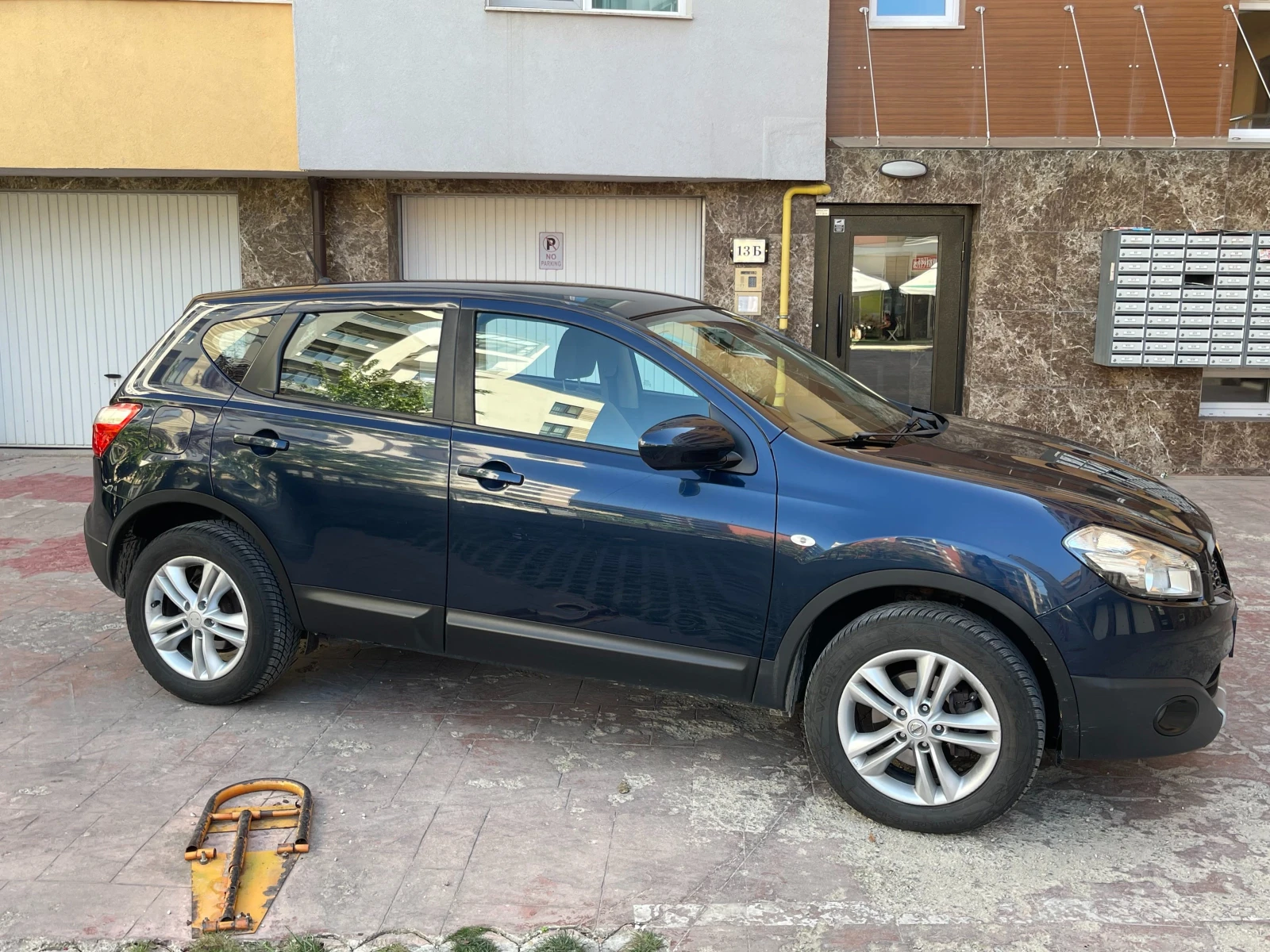 Nissan Qashqai 2.0 - изображение 4