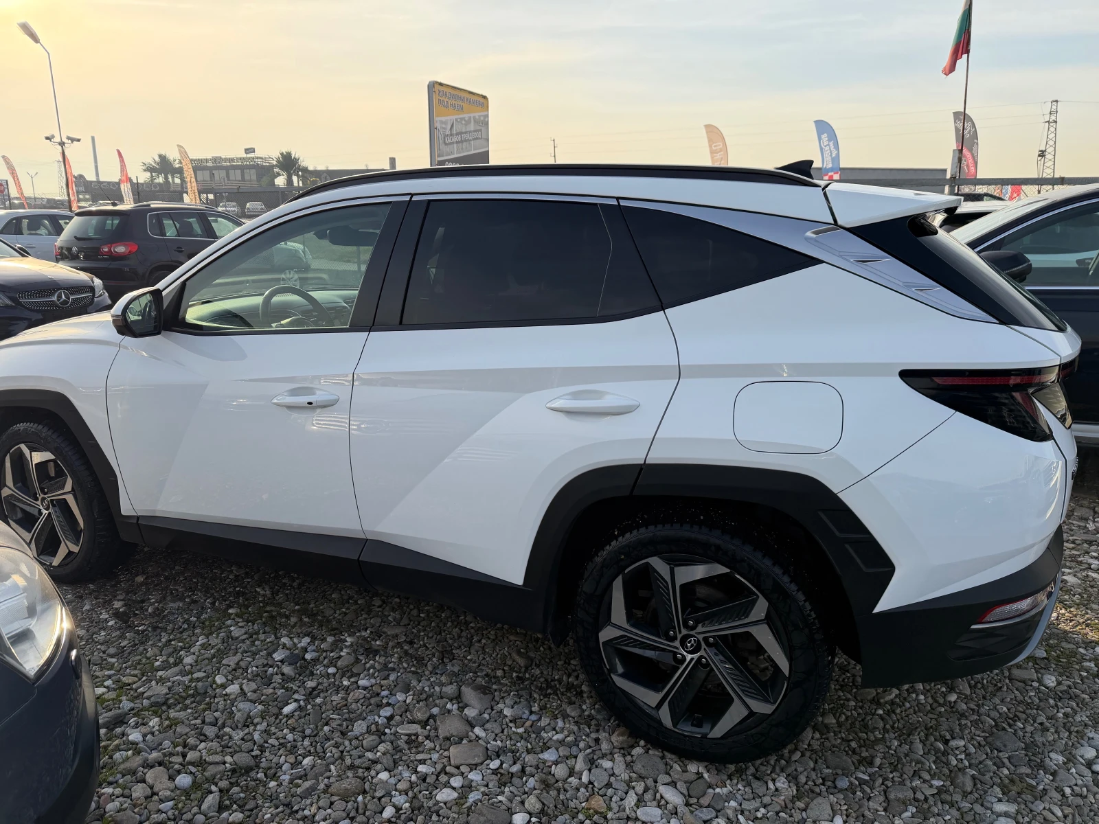 Hyundai Tucson 1.6 HYBRID PREMIUM - изображение 8