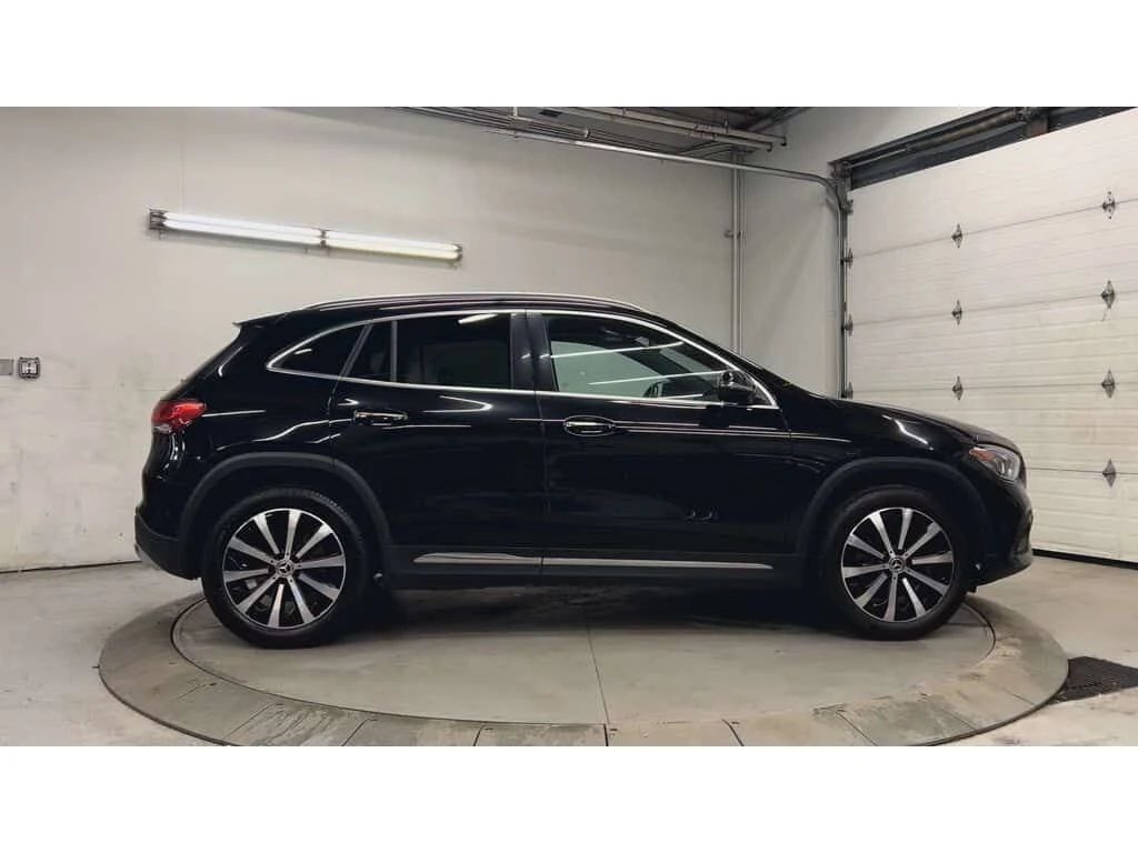 Mercedes-Benz GLA 250 AWD | HEATED SEATS| SUNROOF | CarPlay, снимка 3 - Автомобили и джипове - 53767005