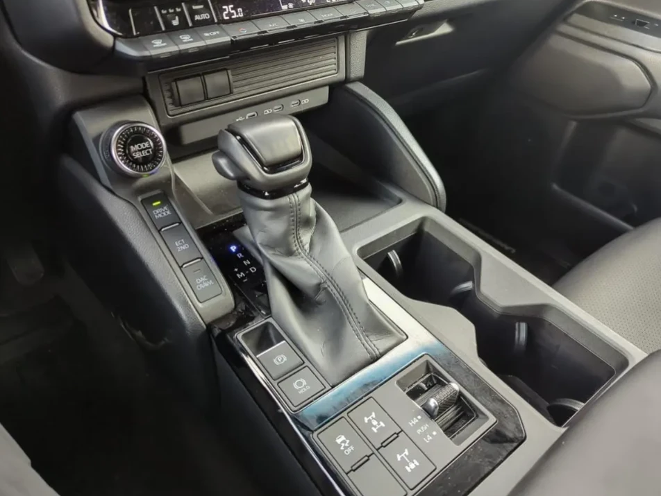 Toyota Land cruiser 1958 4WD / HYBRID / SMART KEY, снимка 13 - Автомобили и джипове - 53953391