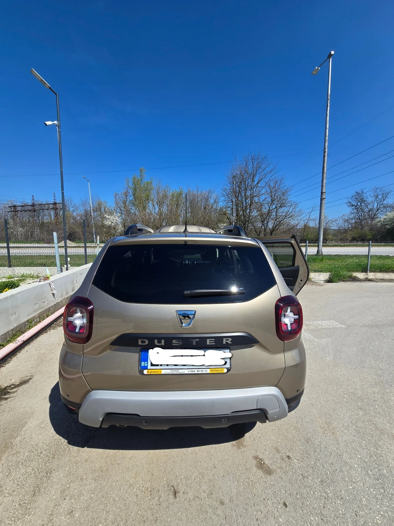 Dacia Duster, снимка 8 - Автомобили и джипове - 53985161