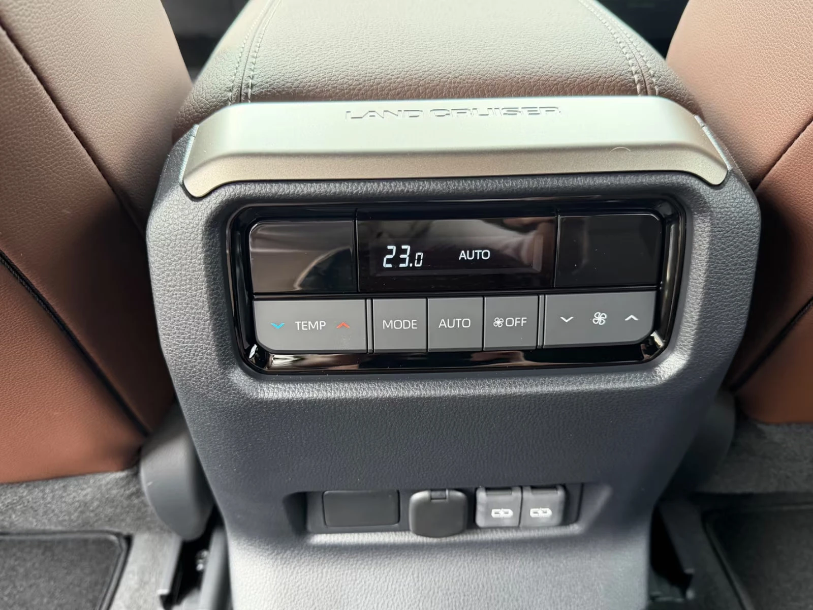 Toyota Land cruiser ���!/LC250/205HP/EXECUTIVE/4WD/360/DIGI/AHK/203q | Mobile.bg � ����������� 15