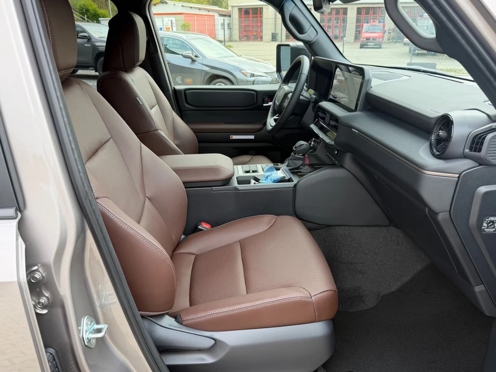 Toyota Land cruiser ���!/LC250/205HP/EXECUTIVE/4WD/360/DIGI/AHK/203q | Mobile.bg � ����������� 13