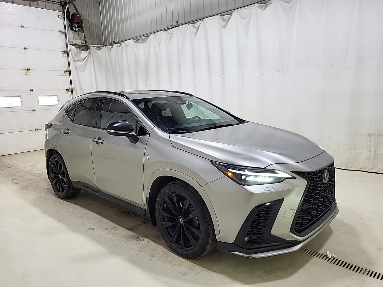 Lexus NX 350, снимка 2 - Автомобили и джипове - 54756960