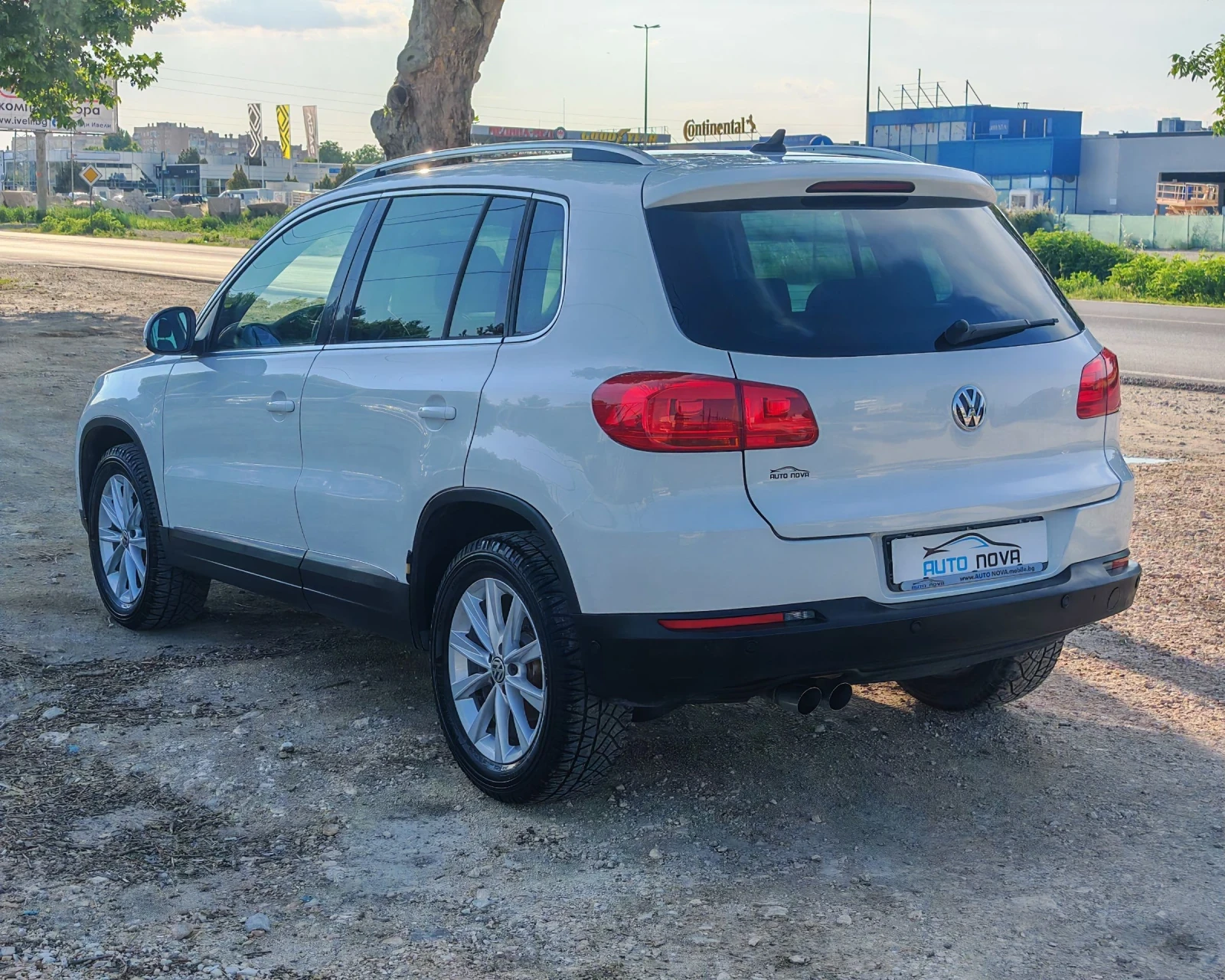 VW Tiguan 2.0 140 К.С. ДИЗЕЛ!АВТОМАТ! 4Х4! , снимка 5 - Автомобили и джипове - 54840382