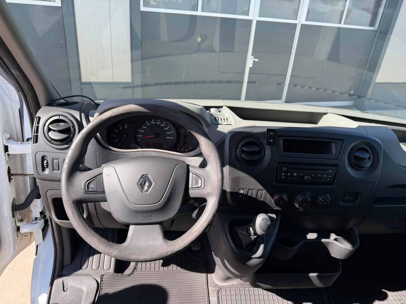 Renault Master, снимка 10 - Бусове и автобуси - 56357727