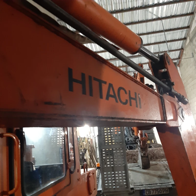 Багер Hitachi, снимка 11 - Индустриална техника - 48745949