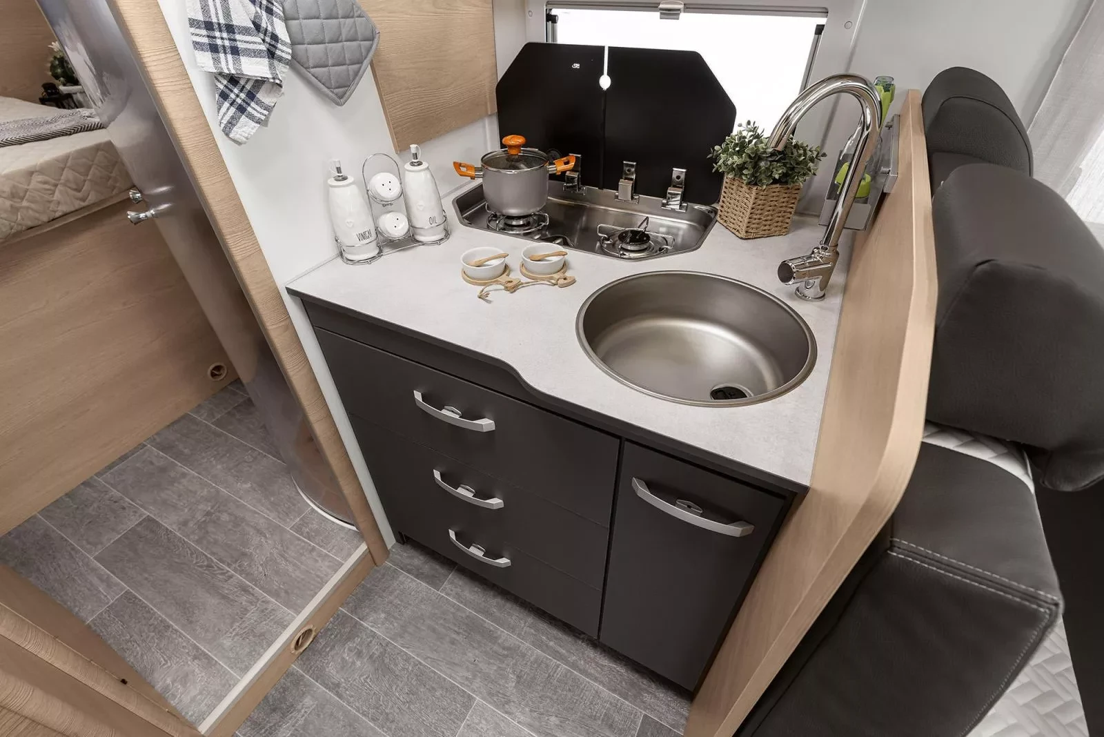 Кемпер Giottiline Siena 390 AT 165к.с. Premiere - изображение 6