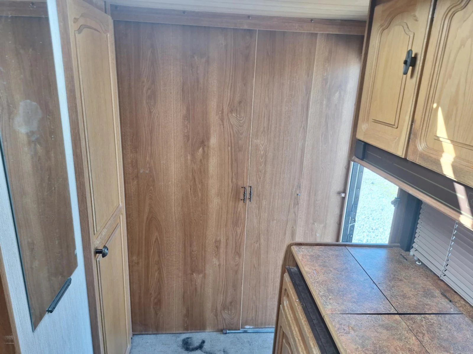 Каравана Bursner 4620, снимка 10 - Каравани и кемпери - 54010906