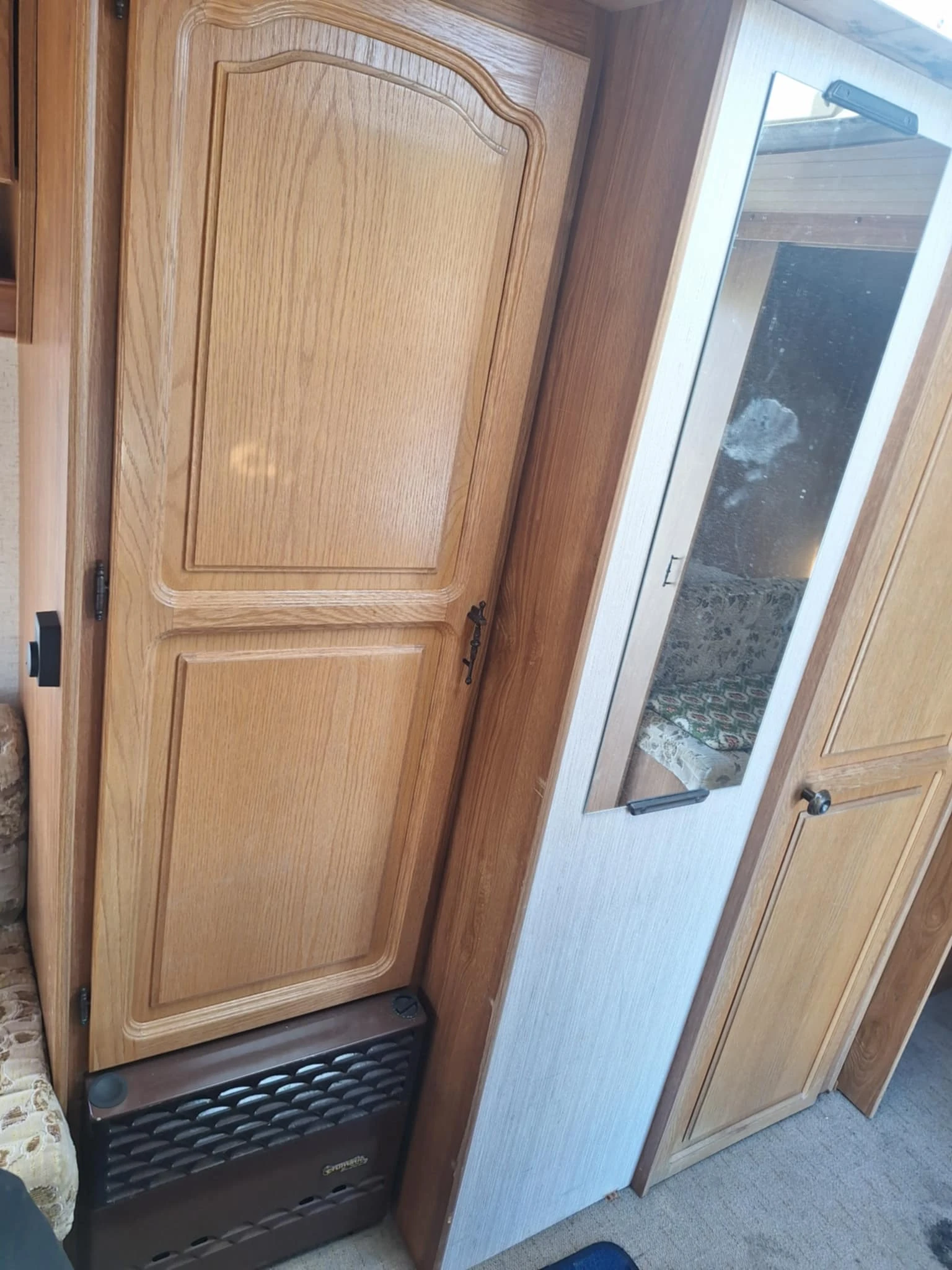 Каравана Bursner 4620, снимка 11 - Каравани и кемпери - 54010906