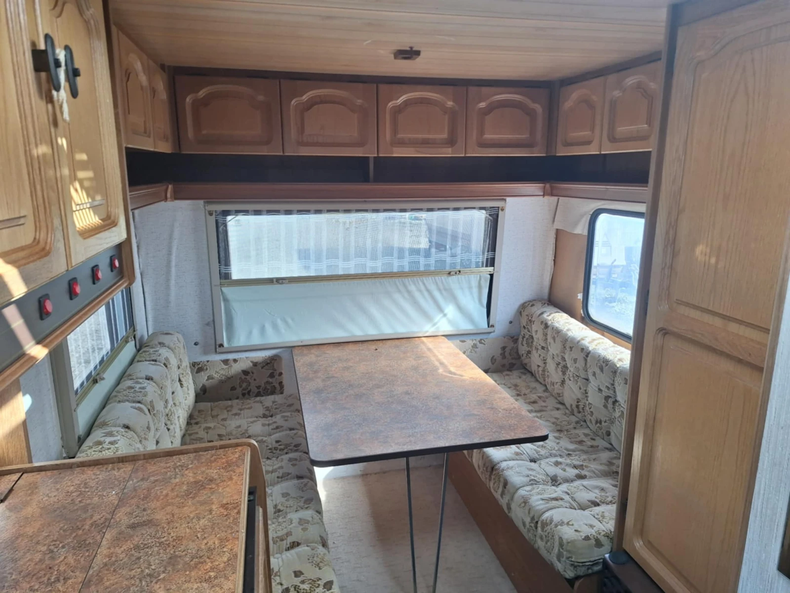 Каравана Bursner 4620, снимка 6 - Каравани и кемпери - 54010906