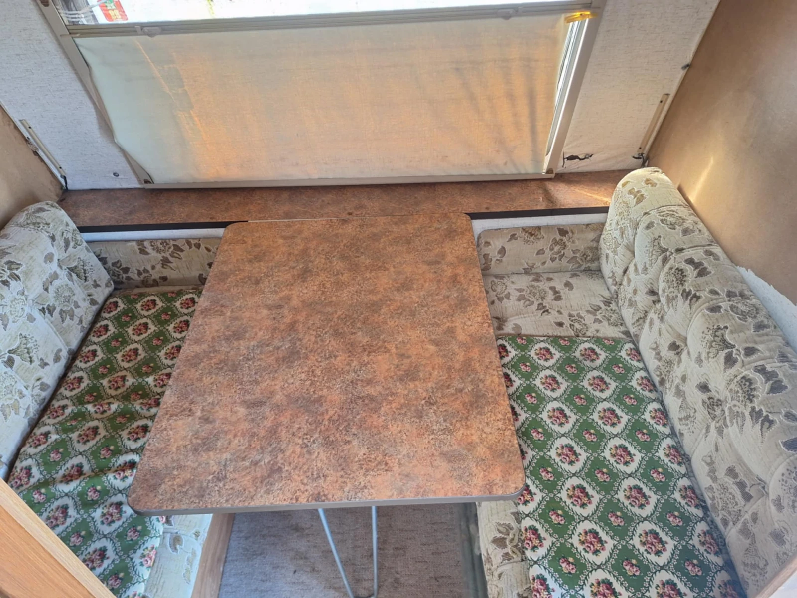 Каравана Bursner 4620, снимка 12 - Каравани и кемпери - 54010906