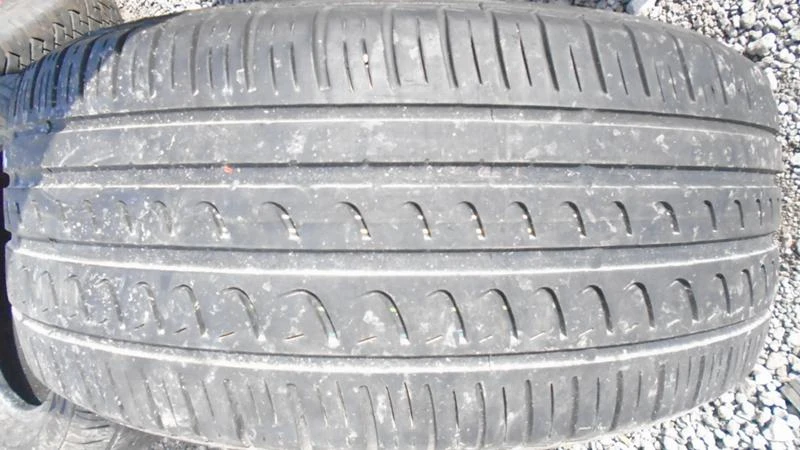 Гуми Зимни 225/50R17, снимка 2 - Гуми и джанти - 22371737