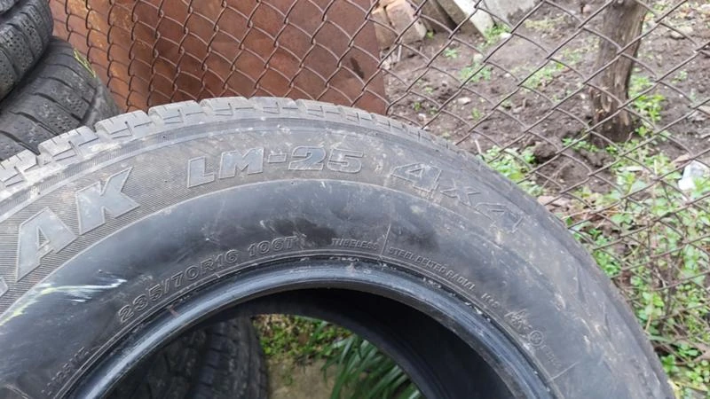 Гуми Зимни 235/70R16, снимка 6 - Гуми и джанти - 27927503