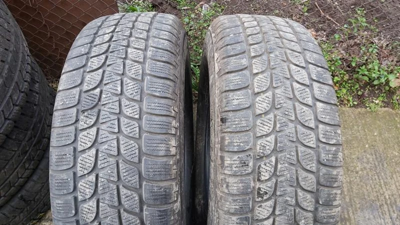 Гуми Зимни 235/70R16, снимка 1 - Гуми и джанти - 27927503