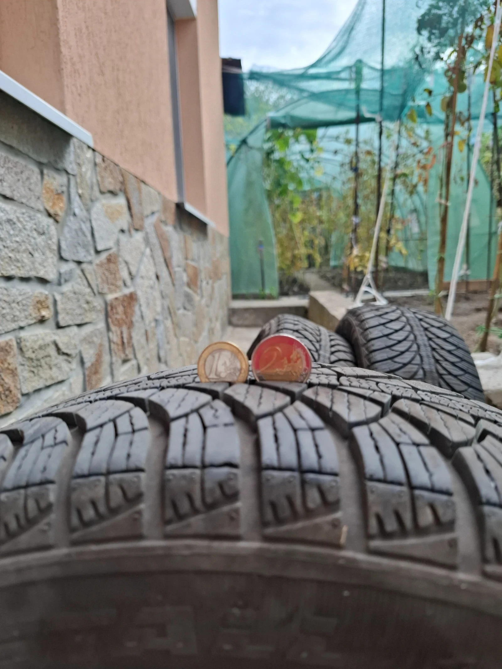Гуми Зимни 185/60R15, снимка 7 - Гуми и джанти - 56217607