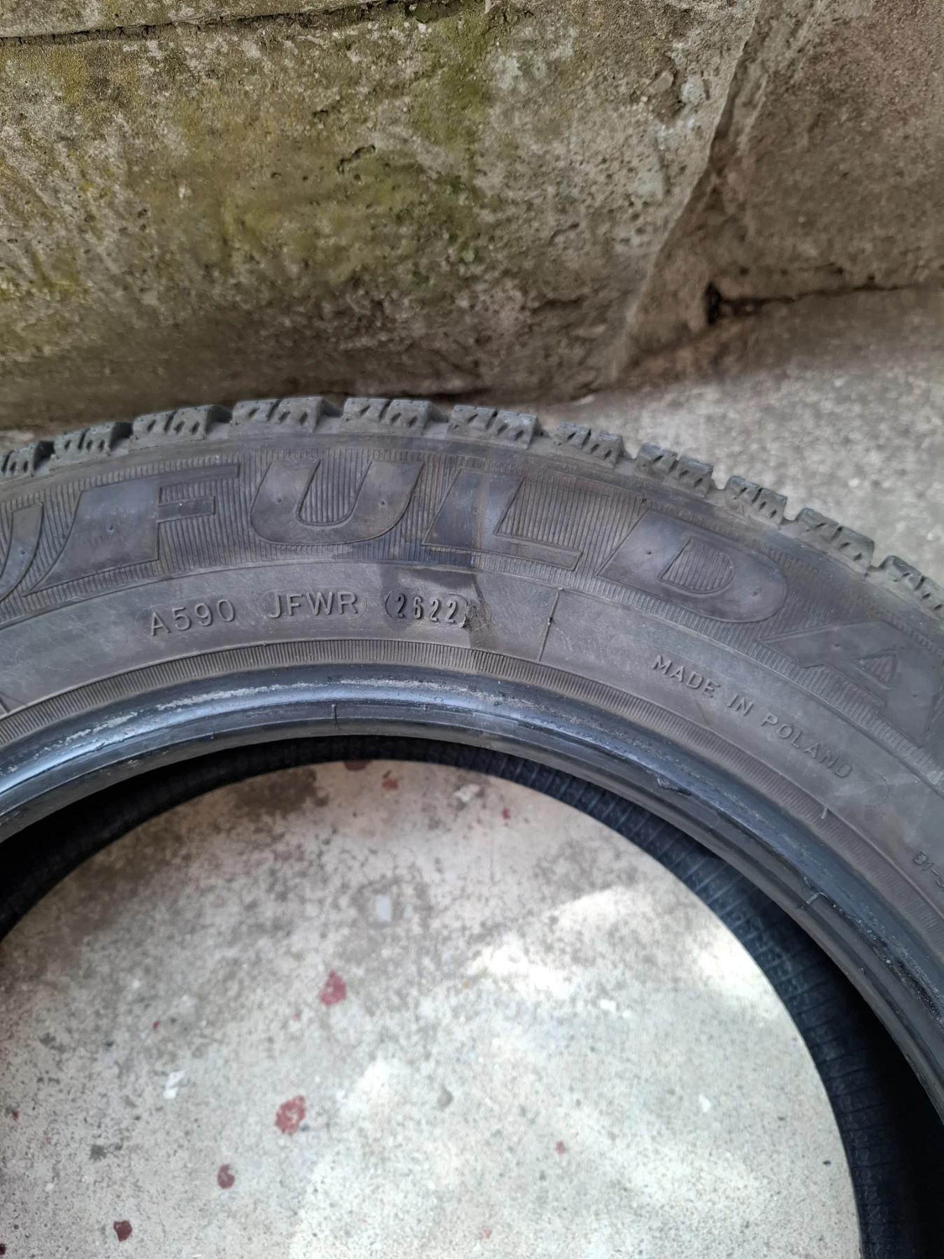 Гуми Зимни 185/60R15, снимка 2 - Гуми и джанти - 56217607