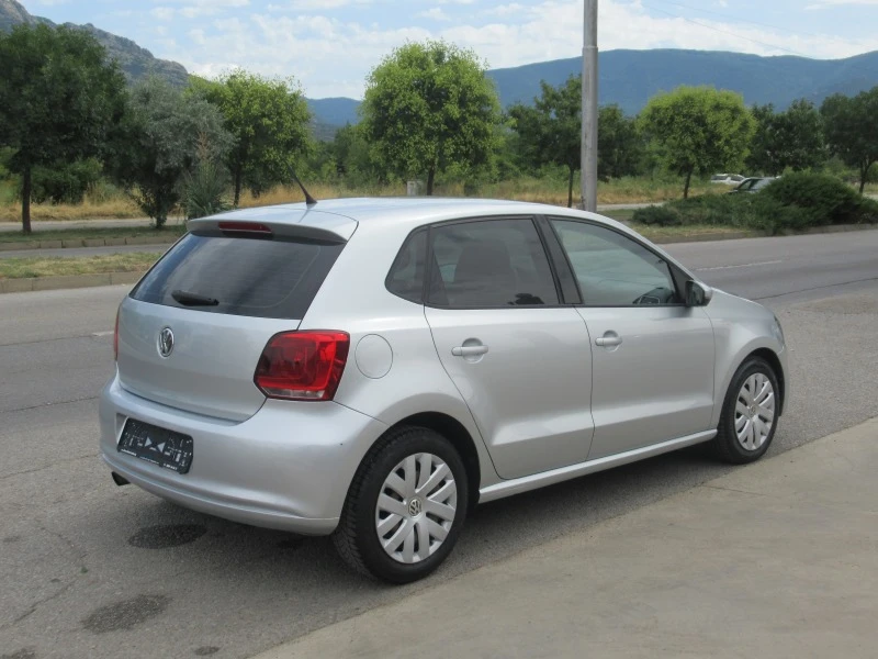 VW Polo 1.6TDI 90ps * ПЕРФЕКТЕН* , снимка 5 - Автомобили и джипове - 46397649