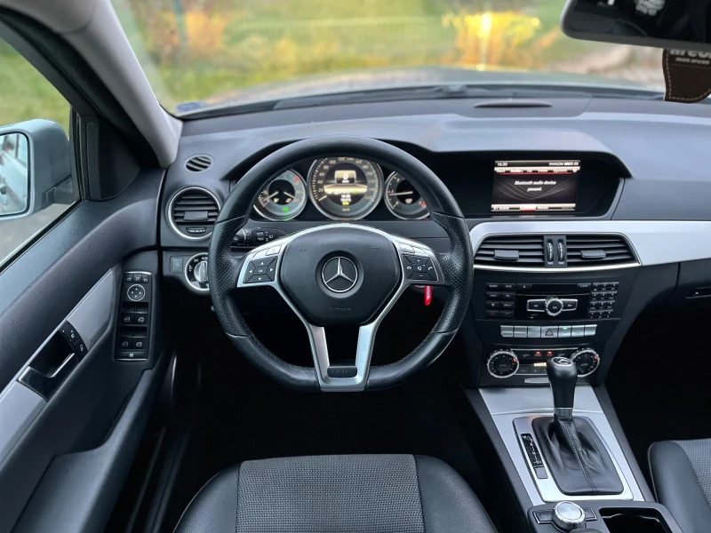 Mercedes-Benz C 220 AMG-Line, снимка 9 - Автомобили и джипове - 48281749