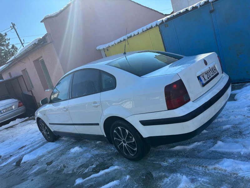 VW Passat, снимка 4 - Автомобили и джипове - 48721180