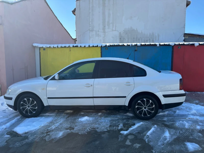 VW Passat, снимка 5 - Автомобили и джипове - 48721180