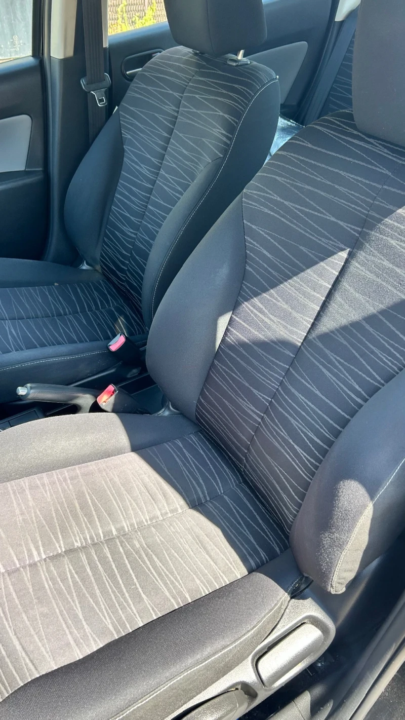 Mazda 2, снимка 10 - Автомобили и джипове - 51570970