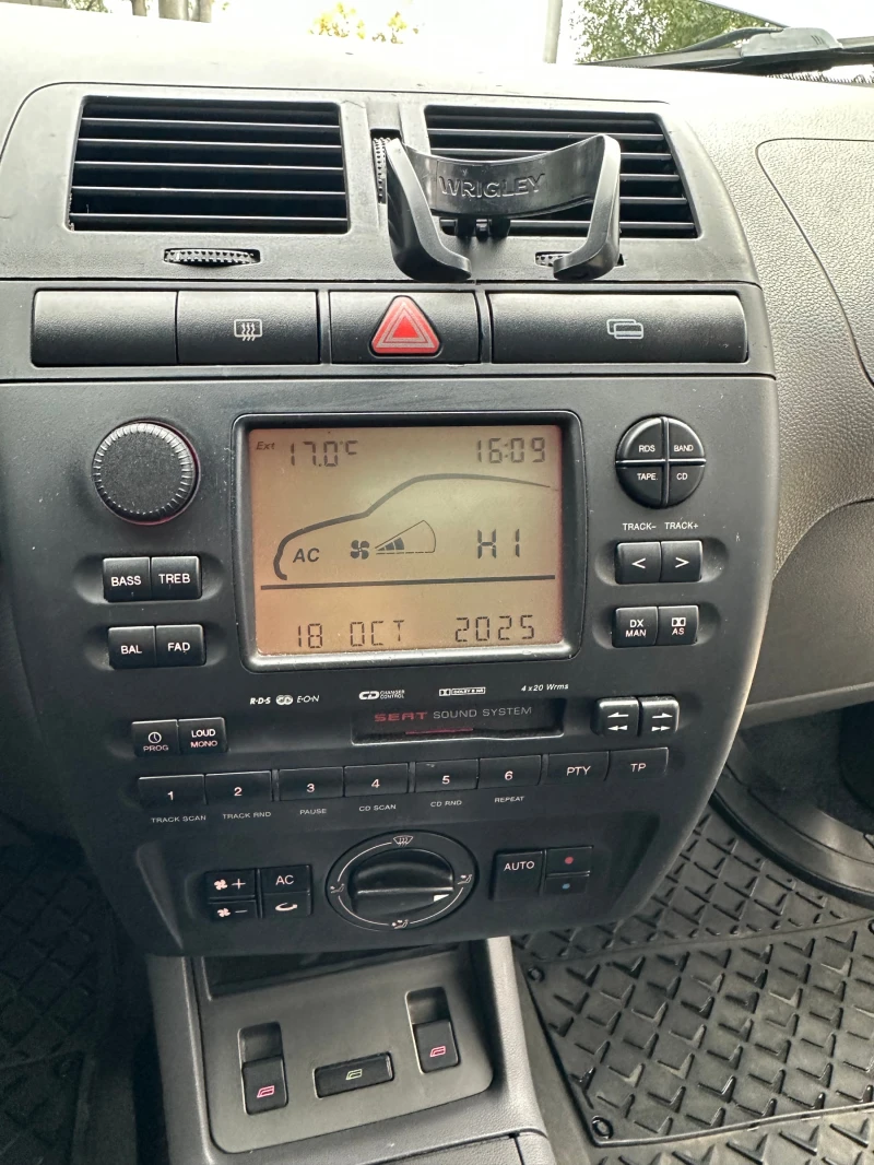 Seat Cordoba 1.9TDI, снимка 6 - Автомобили и джипове - 52553059