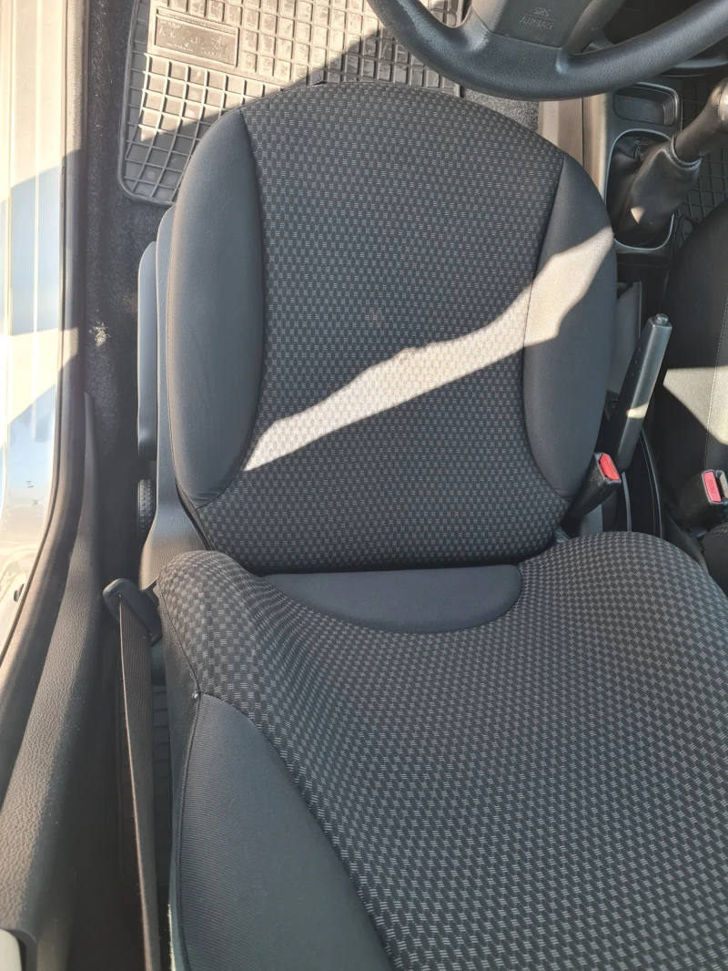 Nissan Note 1.4i.16v.88hp.Clima!!118000km.!!Service Books!!, снимка 11 - Автомобили и джипове - 52118225