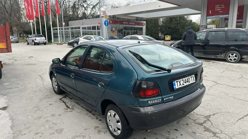 Renault Megane 1.4i, снимка 6 - Автомобили и джипове - 52933751
