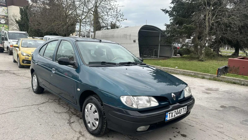 Renault Megane 1.4i, снимка 3 - Автомобили и джипове - 52933751
