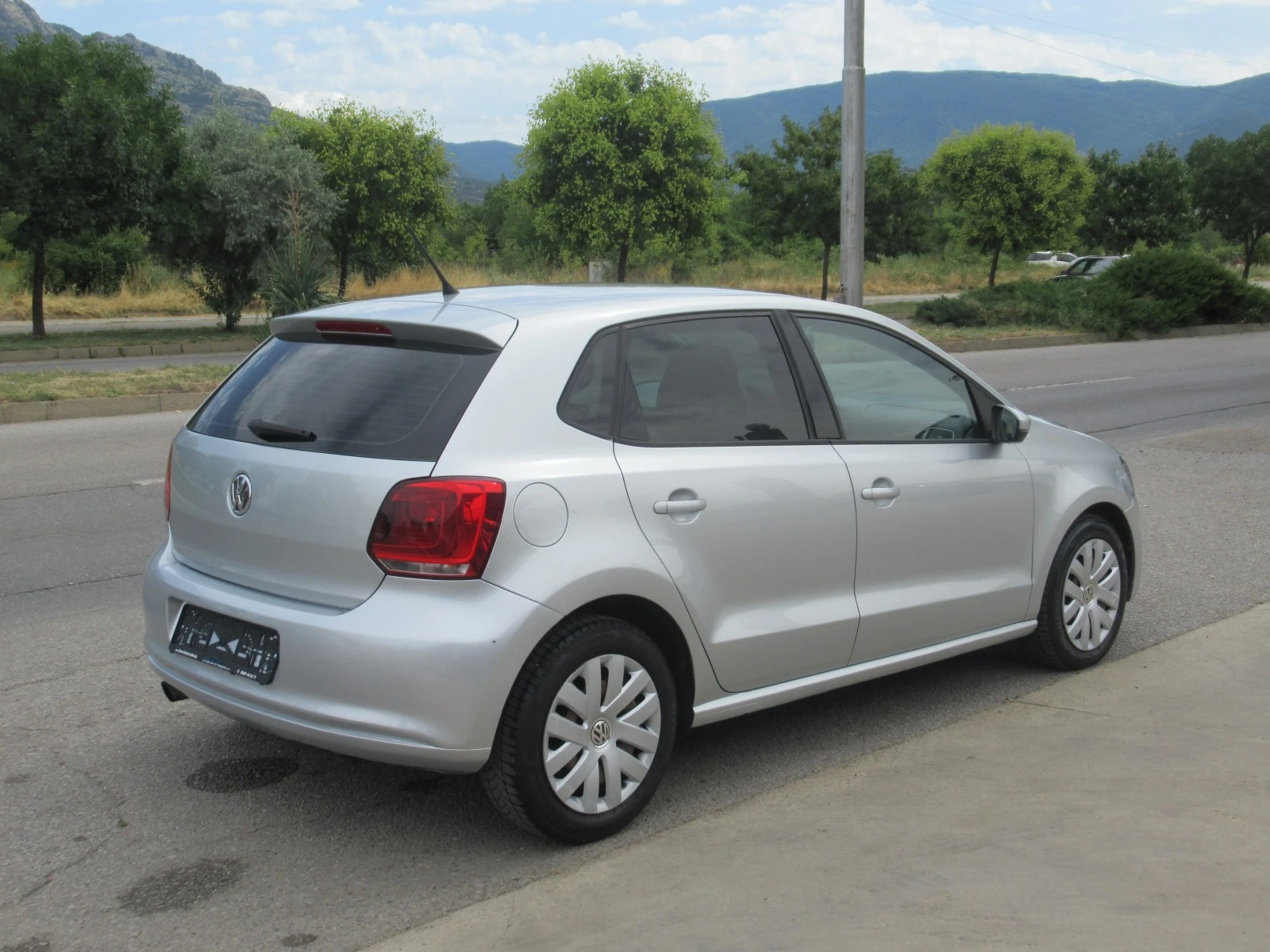 VW Polo 1.6TDI 90ps * ПЕРФЕКТЕН*  - изображение 5