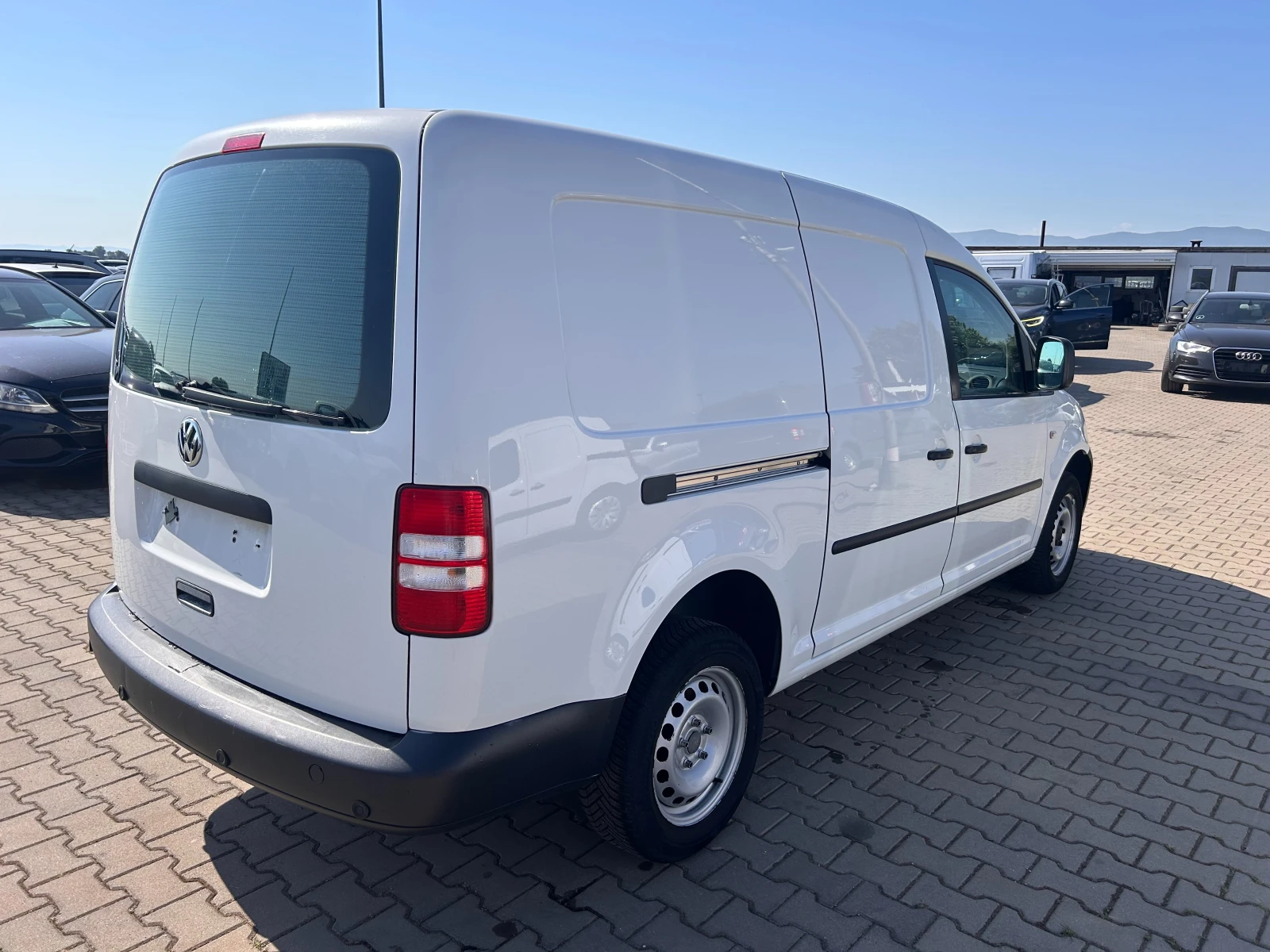 VW Caddy MAXI 1.6TDI EURO 5 - изображение 7